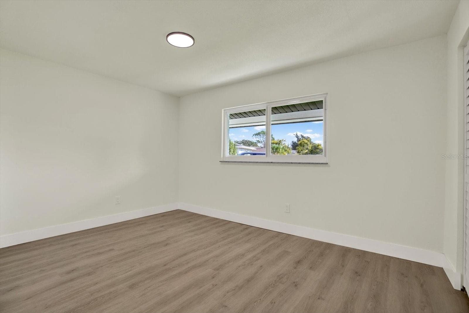 Single Family Residence at 720 SAILFISH DR, BRANDON, photo 18 of 33