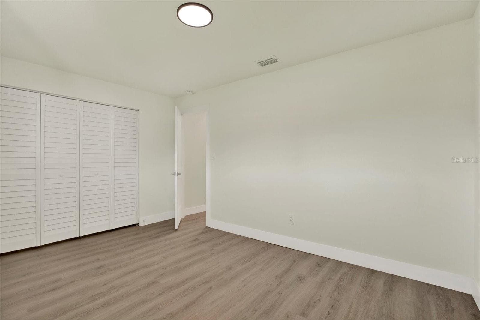 Single Family Residence at 720 SAILFISH DR, BRANDON, photo 19 of 33