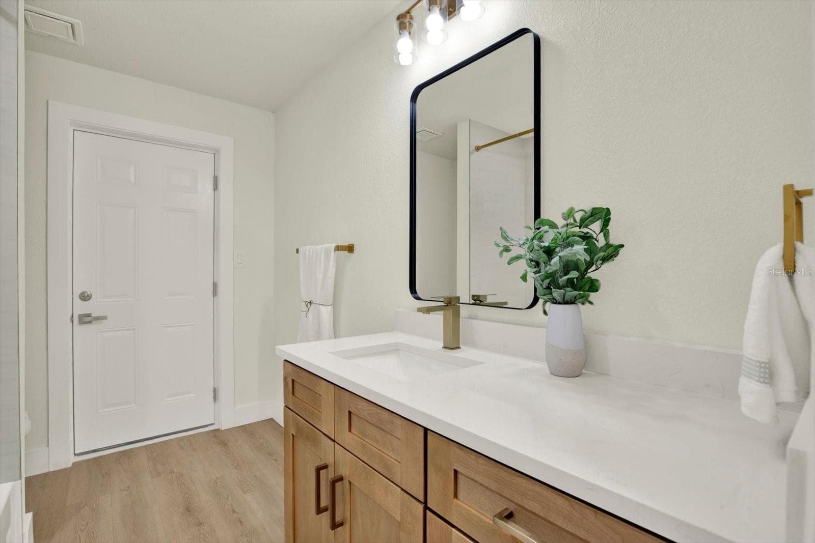 Single Family Residence at 720 SAILFISH DR, BRANDON, photo 20 of 33