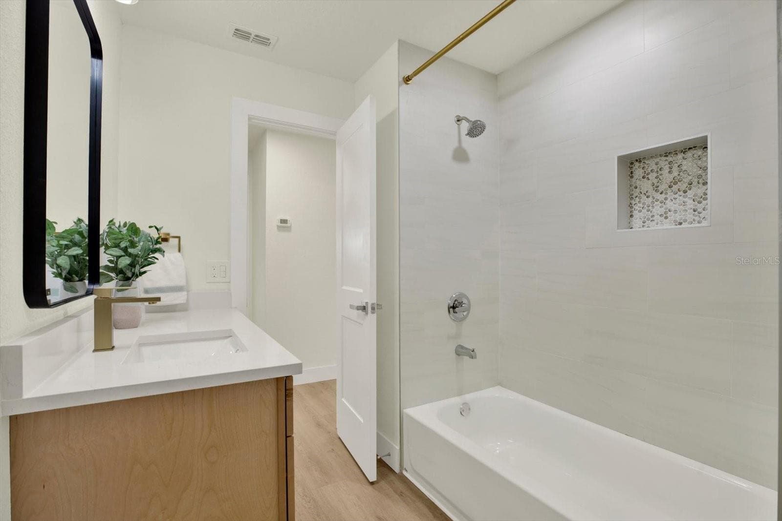 Single Family Residence at 720 SAILFISH DR, BRANDON, photo 21 of 33