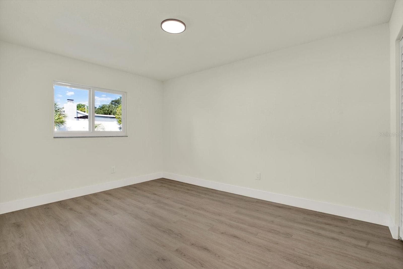 Single Family Residence at 720 SAILFISH DR, BRANDON, photo 22 of 33