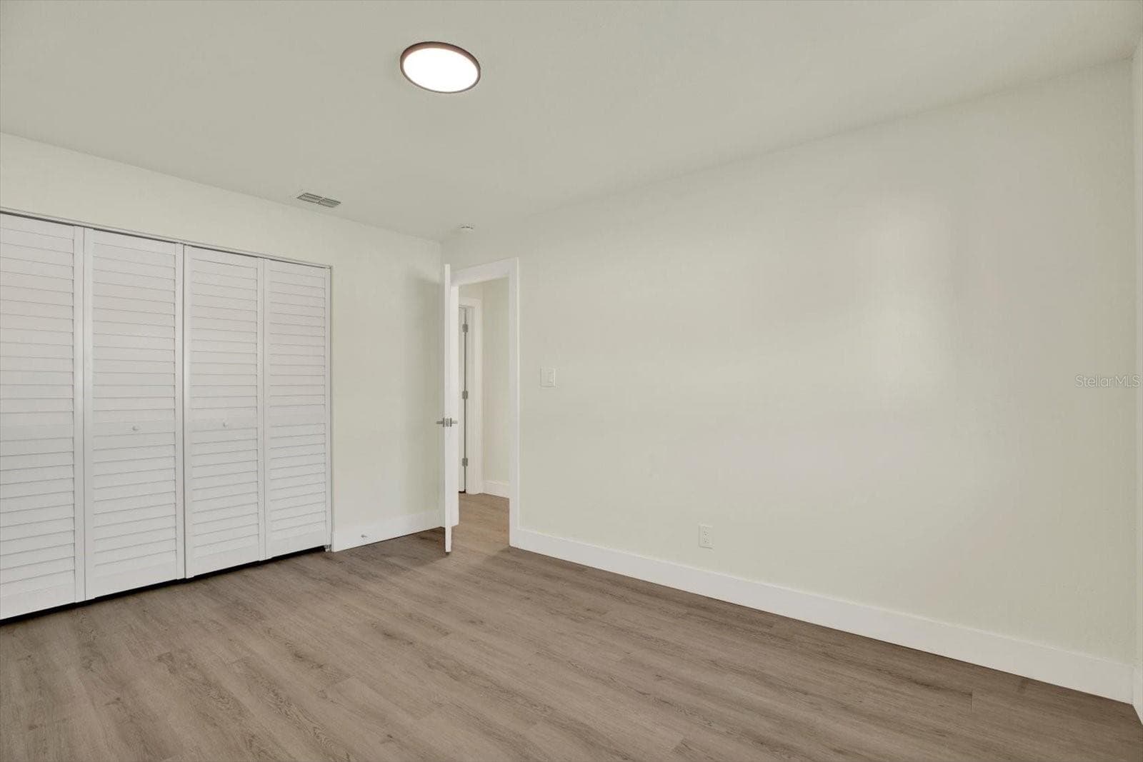 Single Family Residence at 720 SAILFISH DR, BRANDON, photo 23 of 33