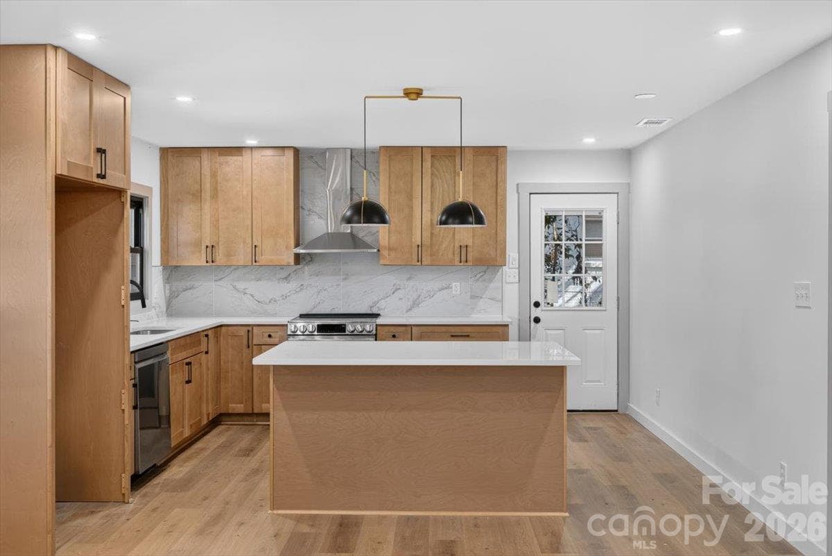 Single Family Residence at 3921 Havenwood Road, Charlotte, photo 6 of 24