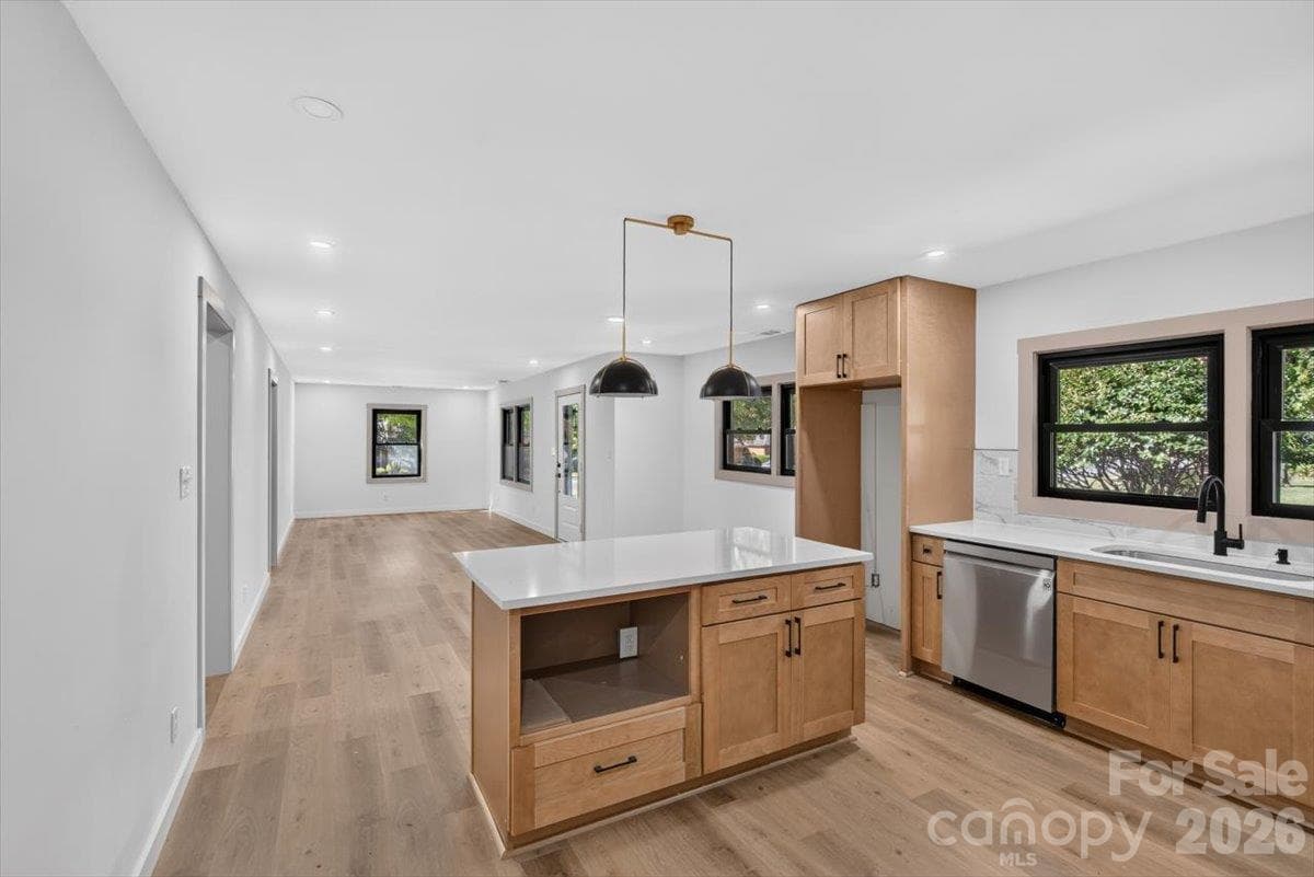 Single Family Residence at 3921 Havenwood Road, Charlotte, photo 7 of 24