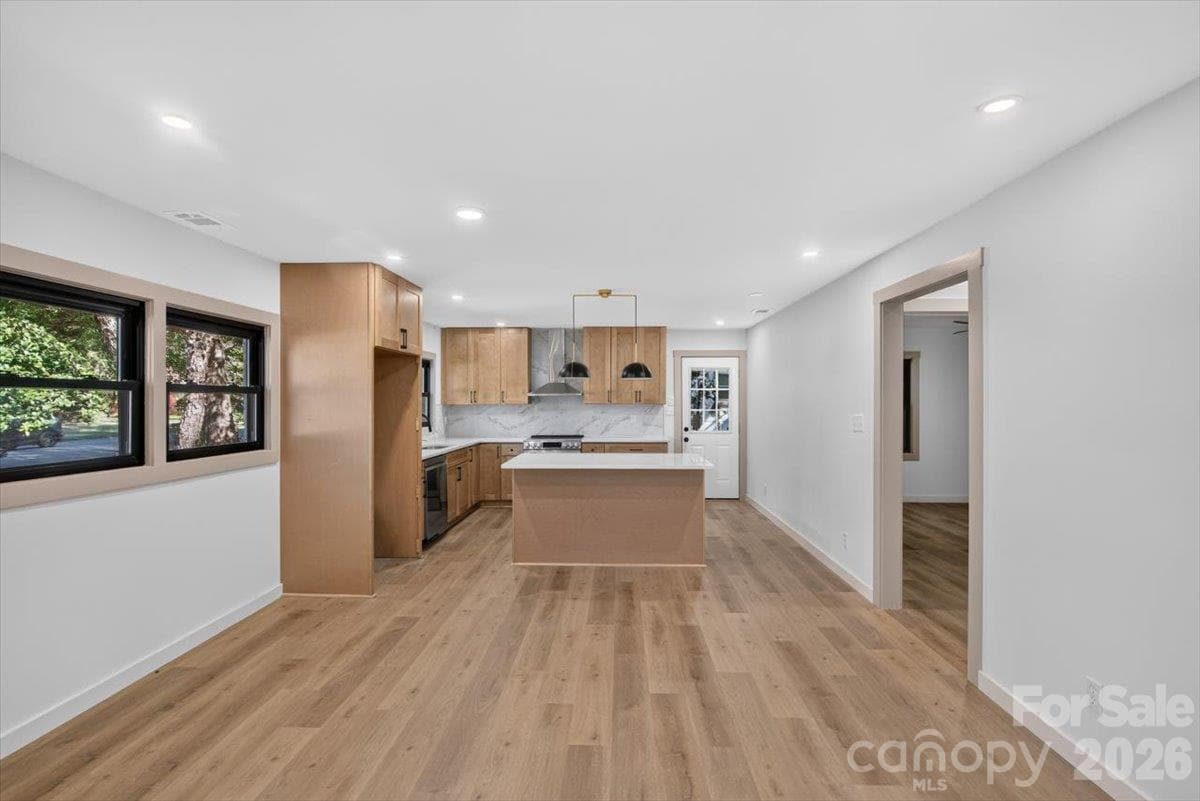Single Family Residence at 3921 Havenwood Road, Charlotte, photo 9 of 24