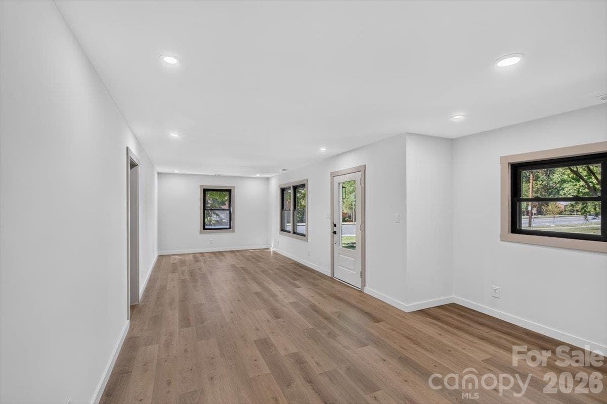 Single Family Residence at 3921 Havenwood Road, Charlotte, photo 11 of 24