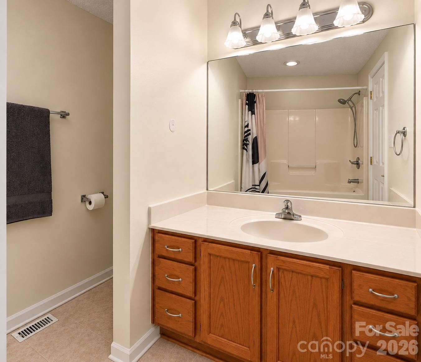 Single Family Residence at 1128 Beagle Run, Salisbury, photo 11 of 22