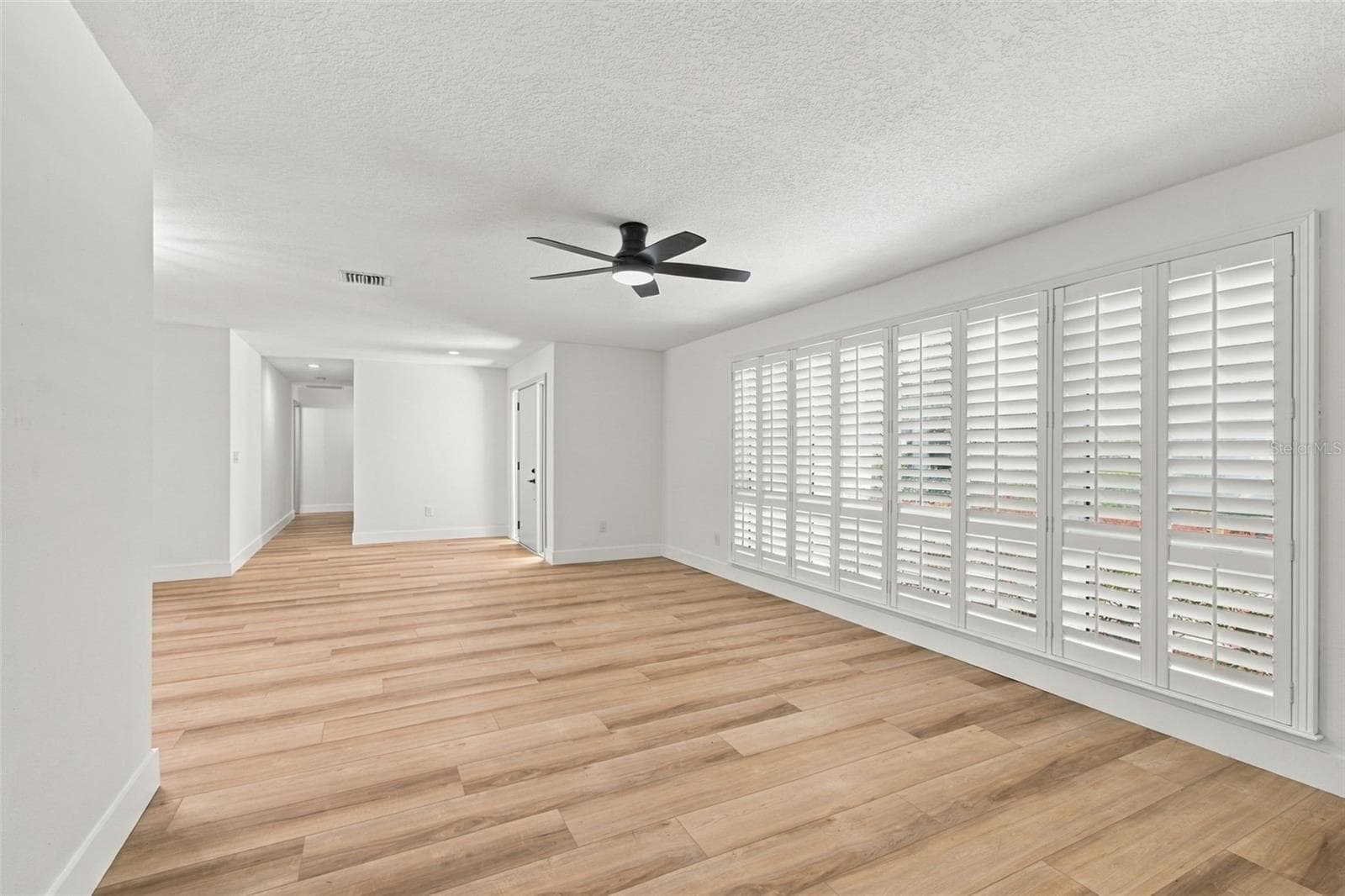 Living Room view of Outside - 2942 CLUBHOUSE DR W, CLEARWATER