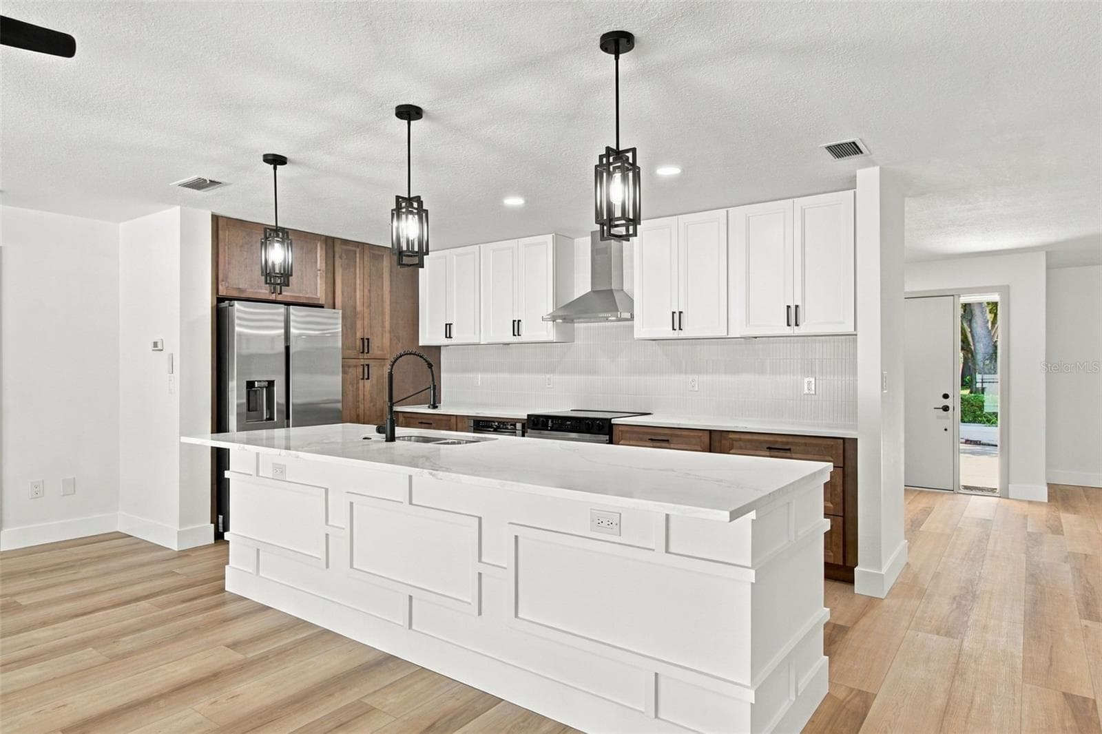 Kitchen Island - 2942 CLUBHOUSE DR W, CLEARWATER