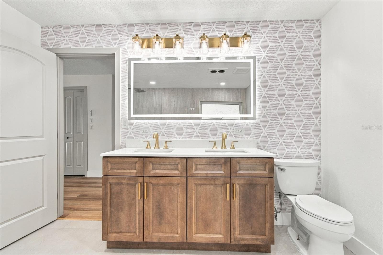 Primary Bath - 2942 CLUBHOUSE DR W, CLEARWATER
