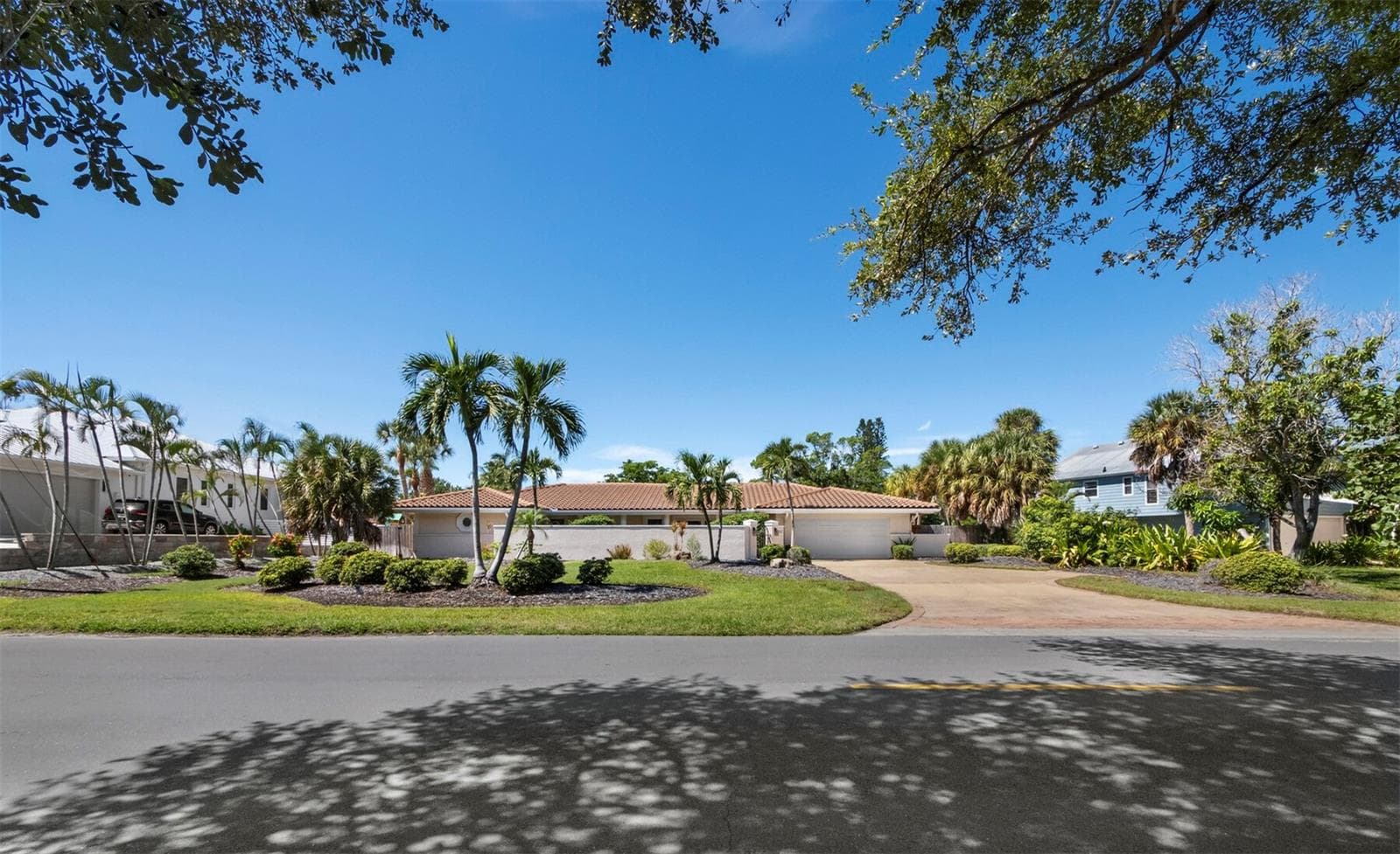 Single Family Residence at 5012 HIGEL AVE, SARASOTA, photo 4 of 68