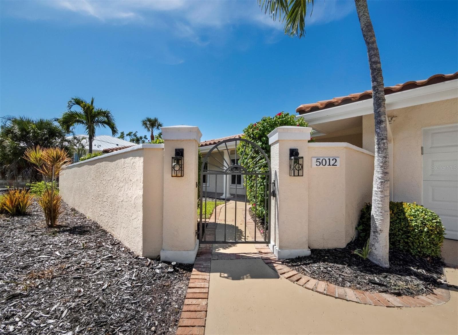 Single Family Residence at 5012 HIGEL AVE, SARASOTA, photo 5 of 68