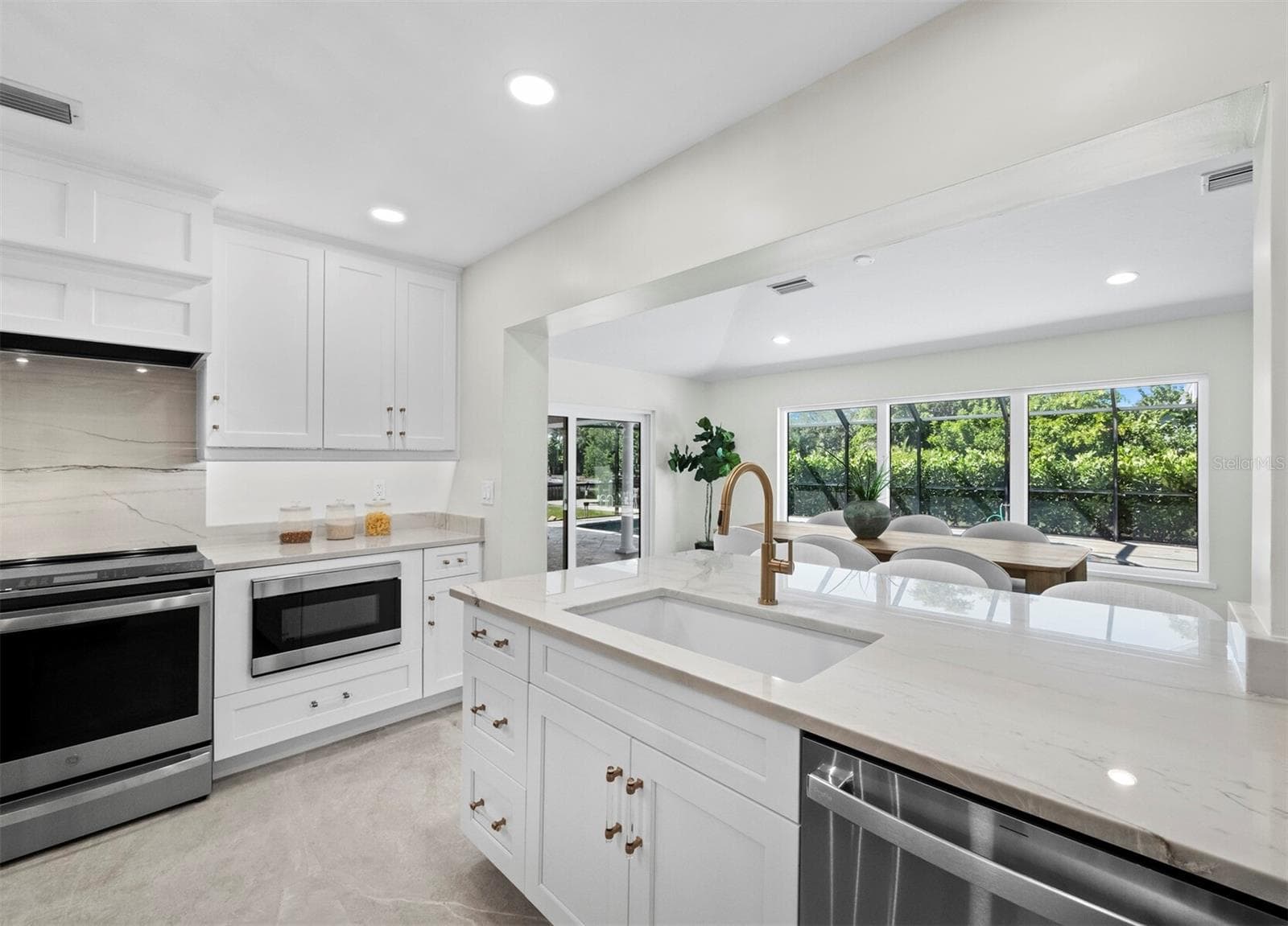Single Family Residence at 5012 HIGEL AVE, SARASOTA, photo 19 of 68