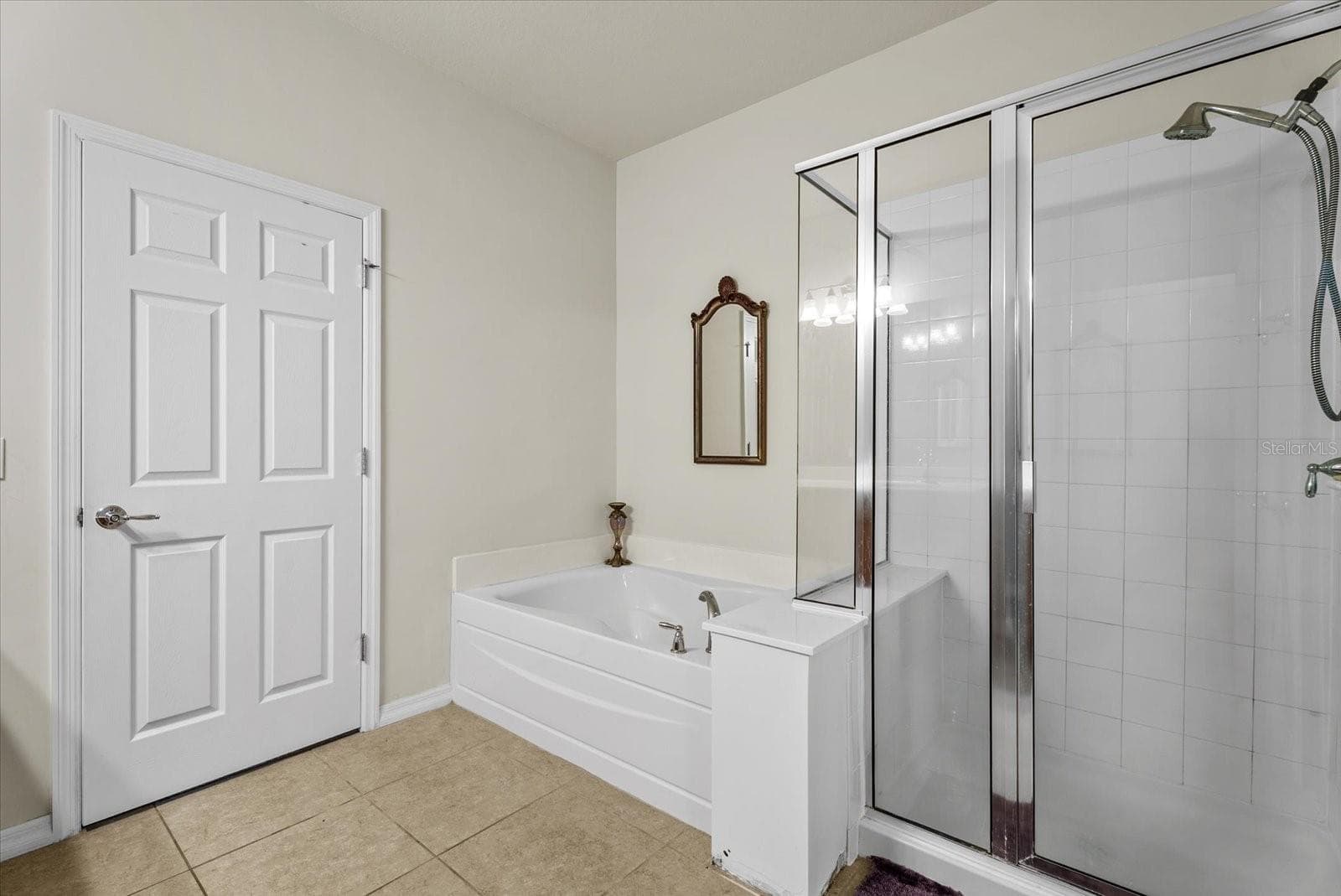 Condominium at 5725 FOSSANO DR #706, SARASOTA, photo 13 of 34