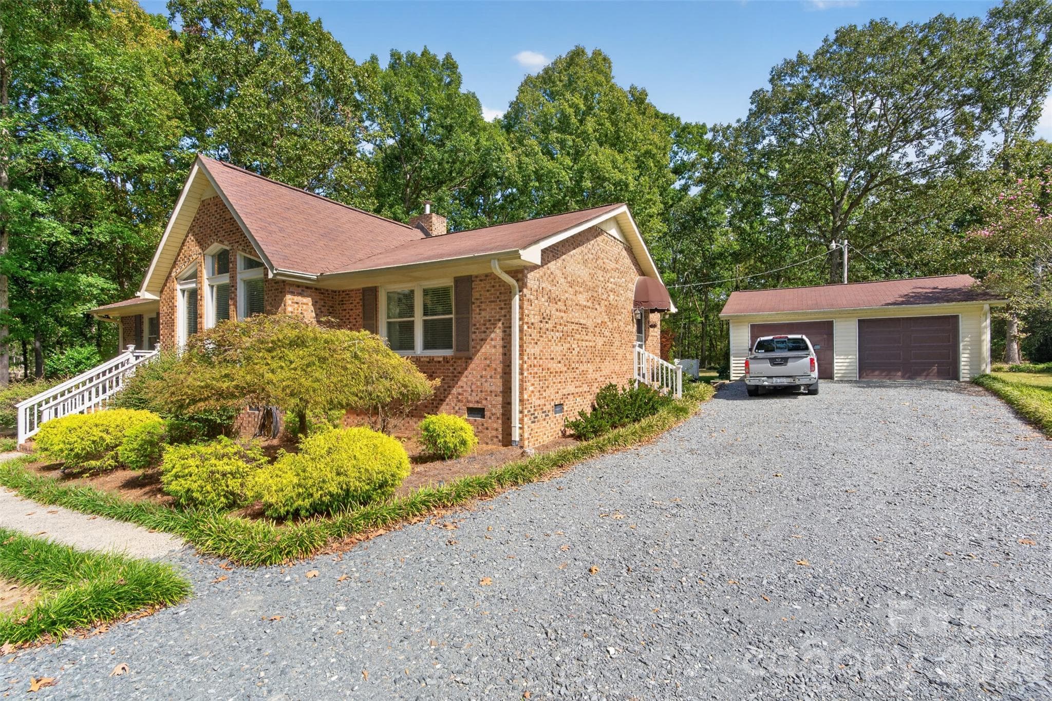 driveway view - 2209 Rainbrook Drive, Monroe