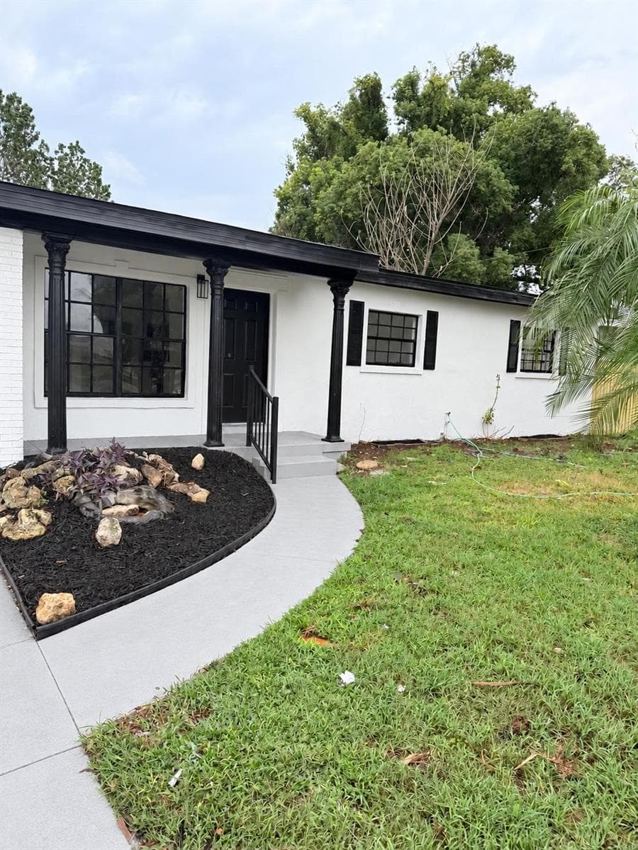 Single Family Residence at 1804 EDMUNDSHIRE RD, ORLANDO, photo 4 of 30