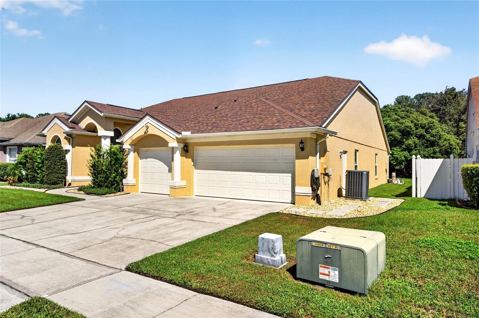 Single Family Residence at 2729 SPIVEY LN, ORLANDO, photo 3 of 48