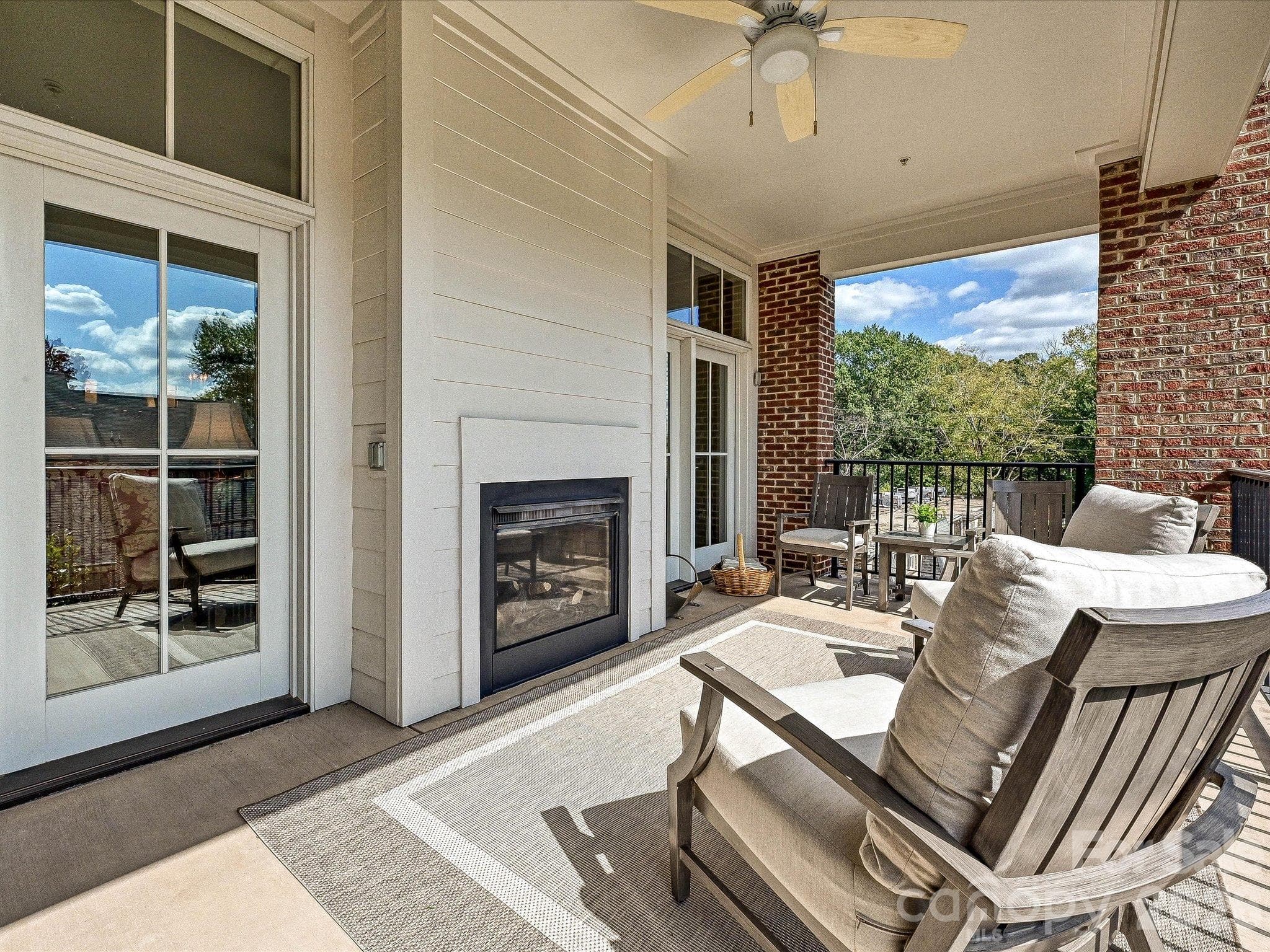 Condominium at 2251 Selwyn Avenue, Charlotte, photo 11 of 48