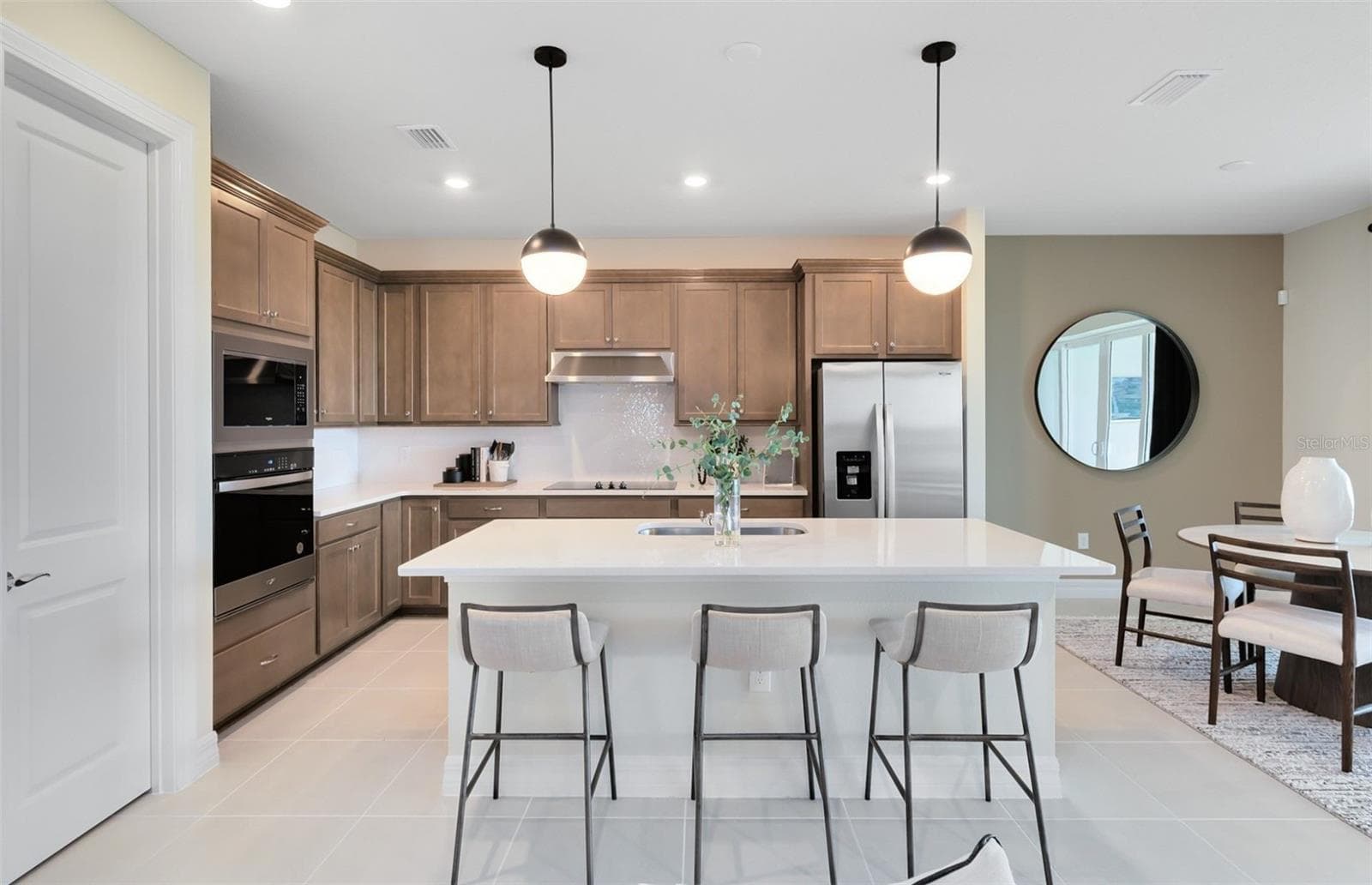 Model Home Design Only. Pictures and furnishings are for illustrative purposes only. Elevations, colors and options may vary. Furniture is for model home staging only. - 3451 HAVEN SIDE ROAD, DAVENPORT