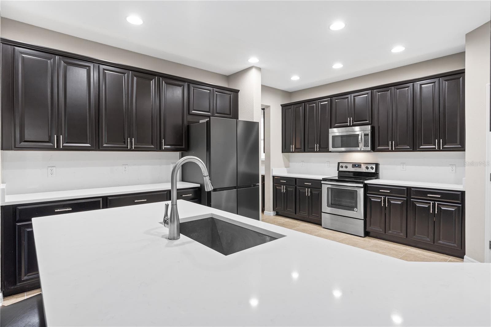 Single Family Residence at 5955 CALDERA RIDGE DR, LITHIA, photo 10 of 74