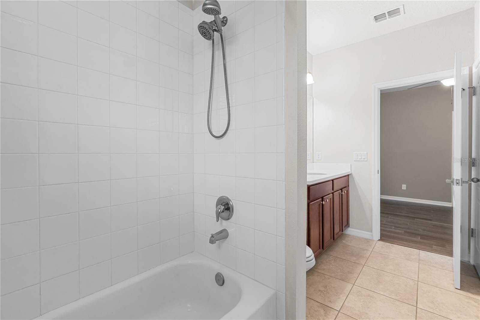Single Family Residence at 5955 CALDERA RIDGE DR, LITHIA, photo 20 of 74