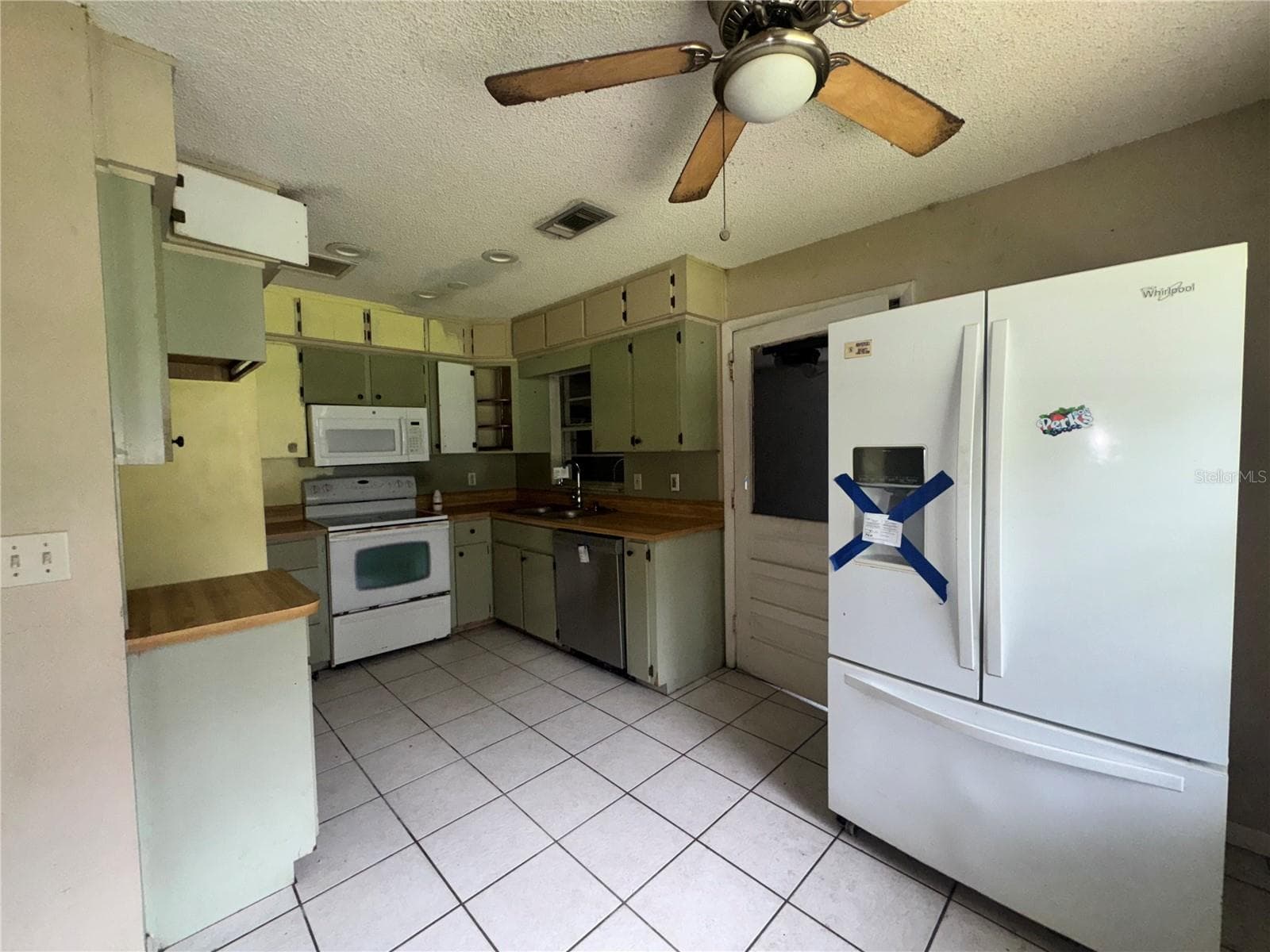 Single Family Residence at 1603 ROYAL PALM DR, EDGEWATER, photo 4 of 14
