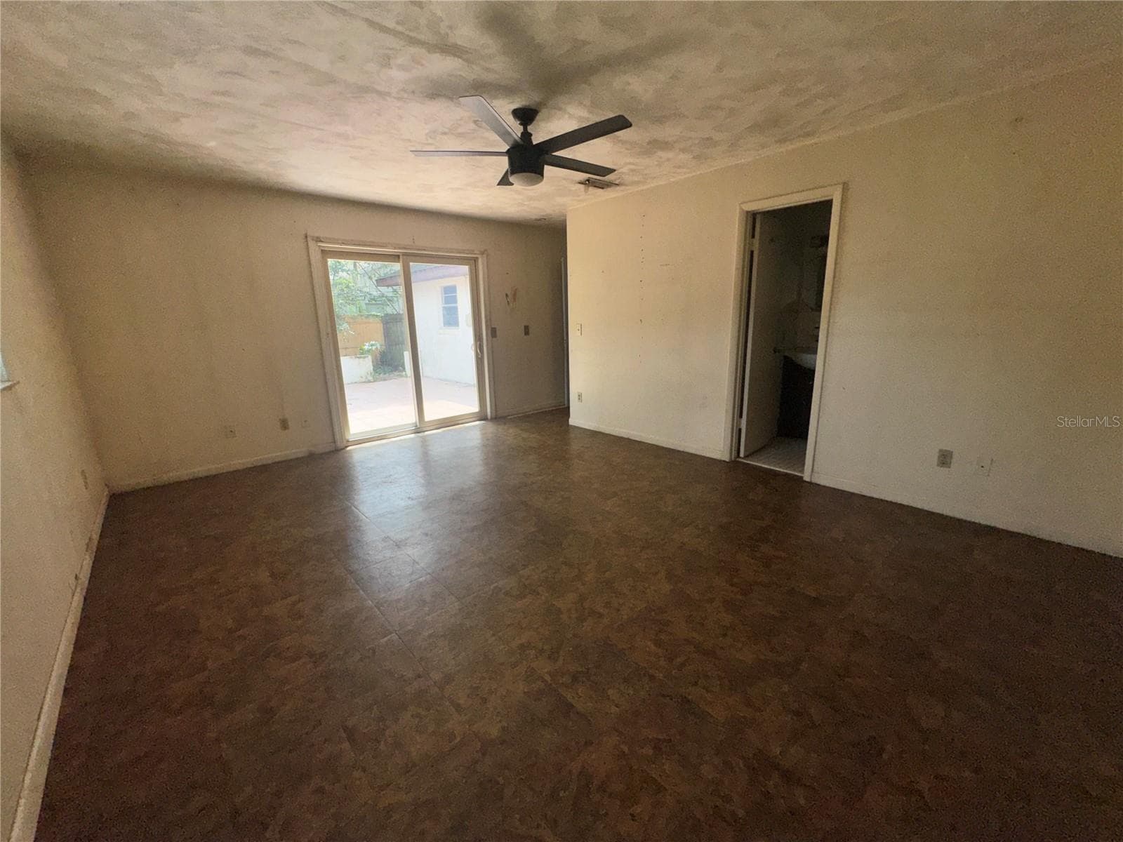 Single Family Residence at 1603 ROYAL PALM DR, EDGEWATER, photo 5 of 14