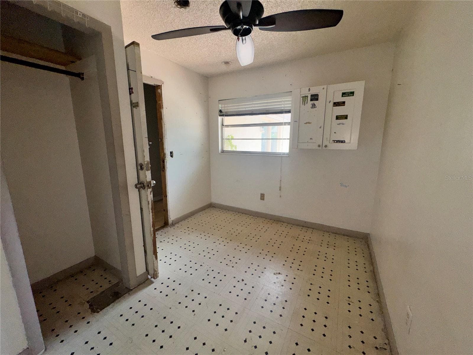 Single Family Residence at 1603 ROYAL PALM DR, EDGEWATER, photo 7 of 14