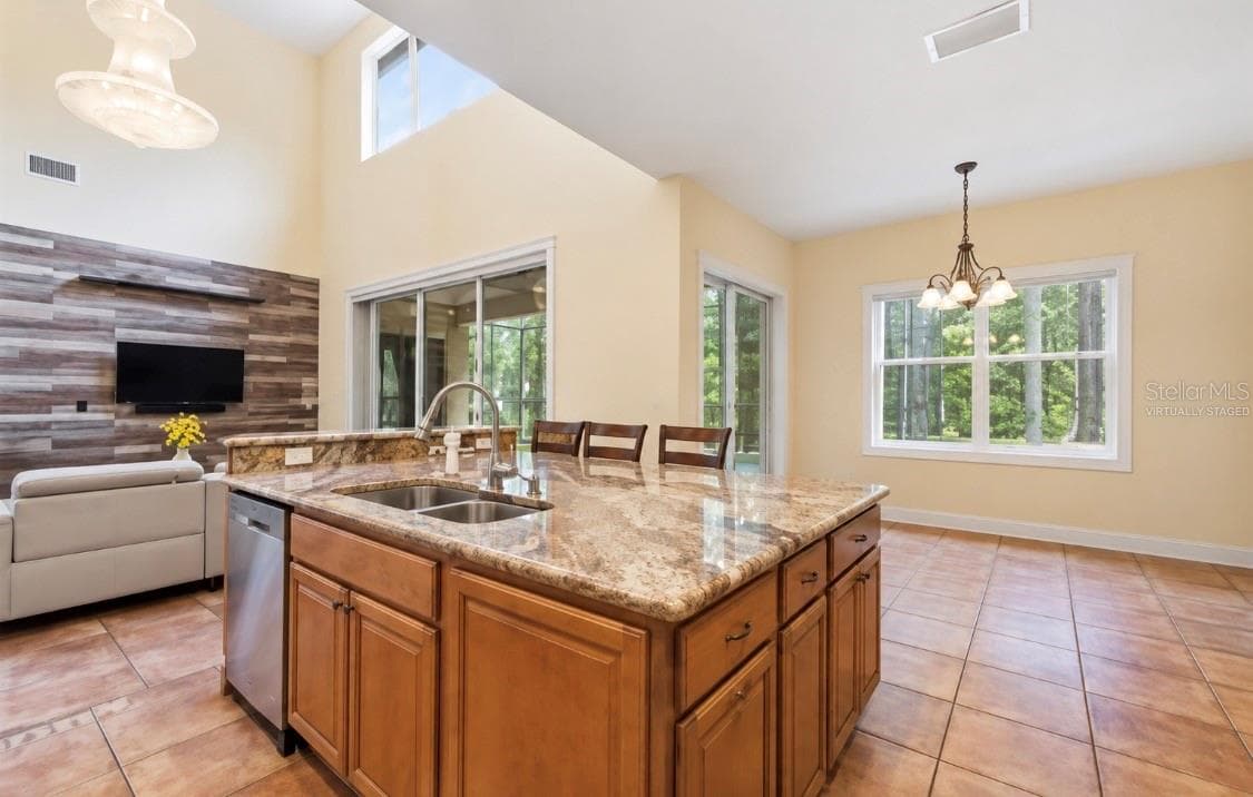 virtually staged without window valances - 18004 LANAI ISLE DR, TAMPA
