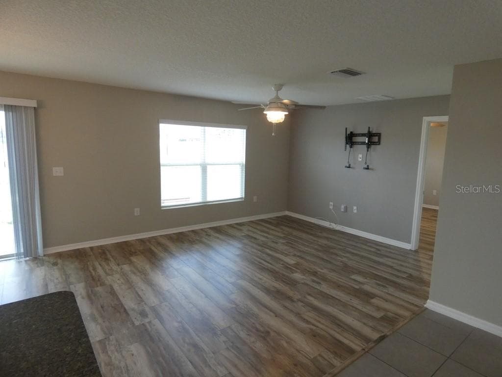 Single Family Residence at ZEPHYR LAKES SUB, ZEPHYRHILLS, photo 10 of 47