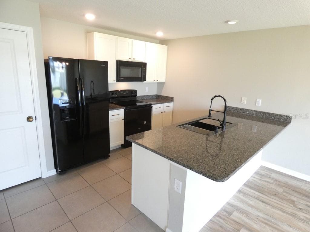 Single Family Residence at ZEPHYR LAKES SUB, ZEPHYRHILLS, photo 11 of 47