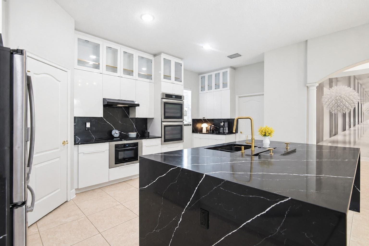 Single Family Residence at 19930 DOLORES ANN CT, LUTZ, photo 8 of 37