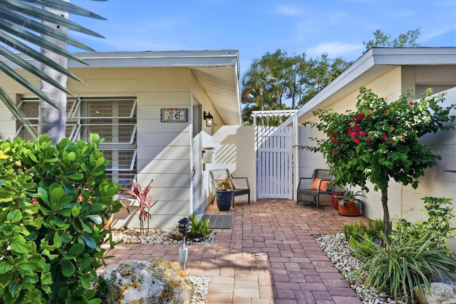 S6 Free-Standing Villa - 6005 MIDNIGHT PASS RD #S6, SARASOTA