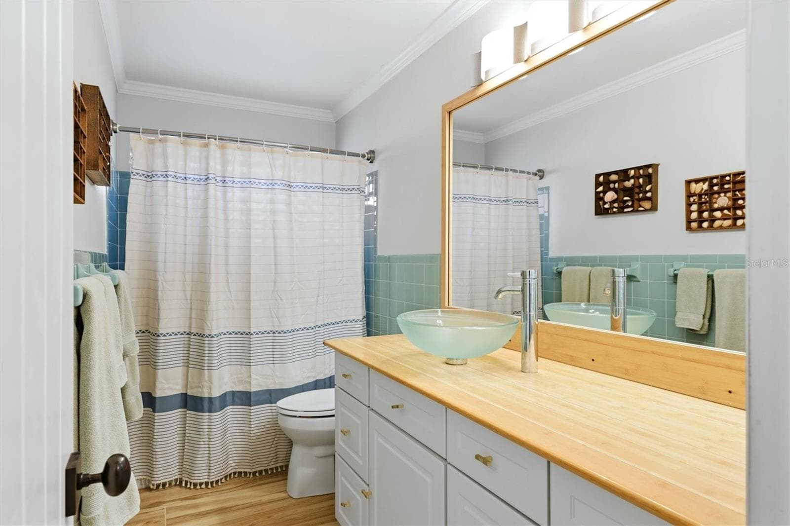 Guest Bathroom - 6005 MIDNIGHT PASS RD #S6, SARASOTA