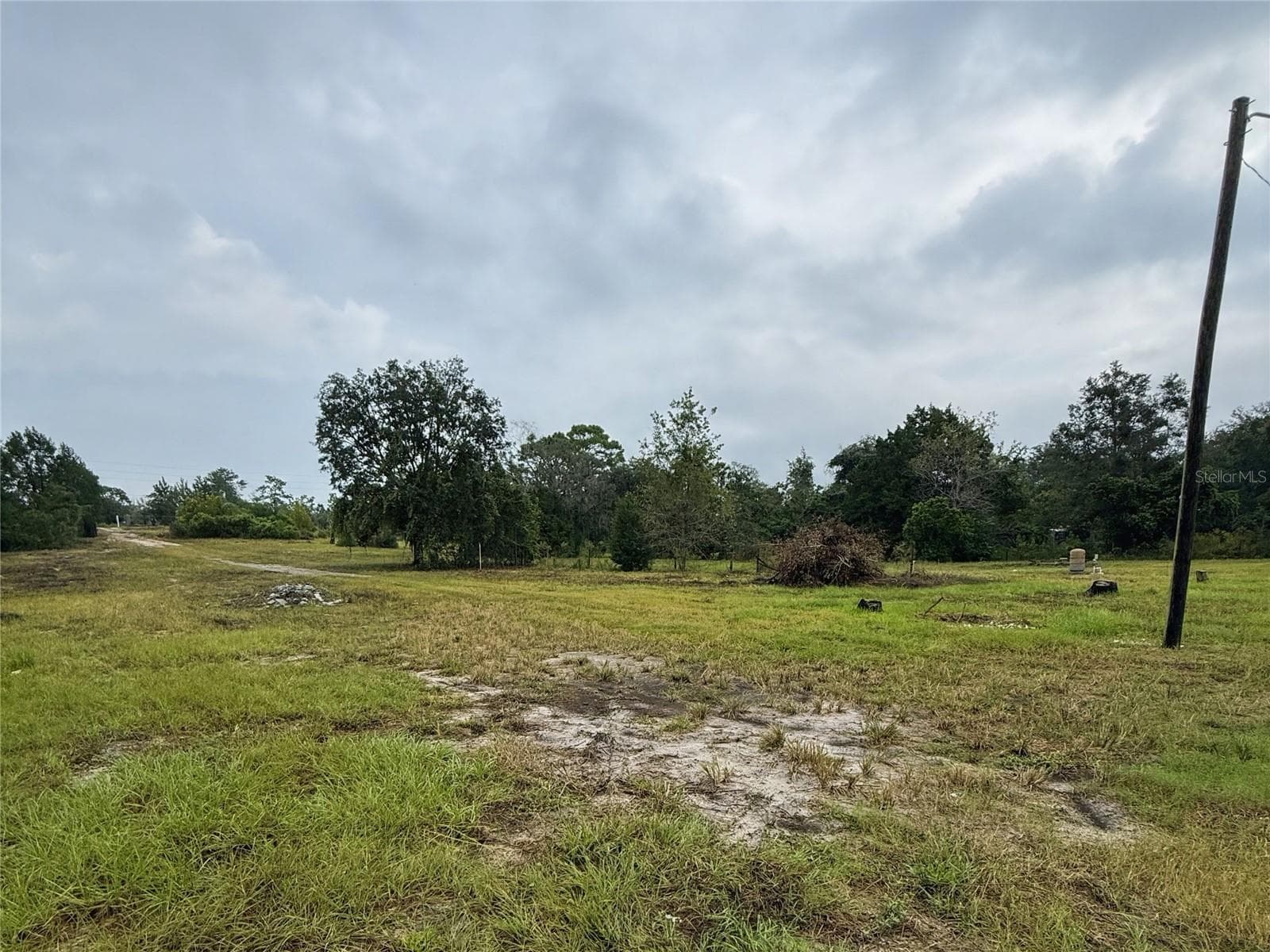 Far off from main road - 16036 BOSLEY DR, SPRING HILL