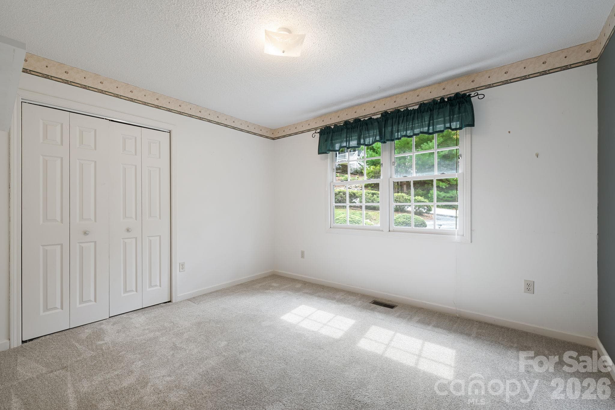 Single Family Residence at 103 Tarragon Place, Flat Rock, photo 18 of 47