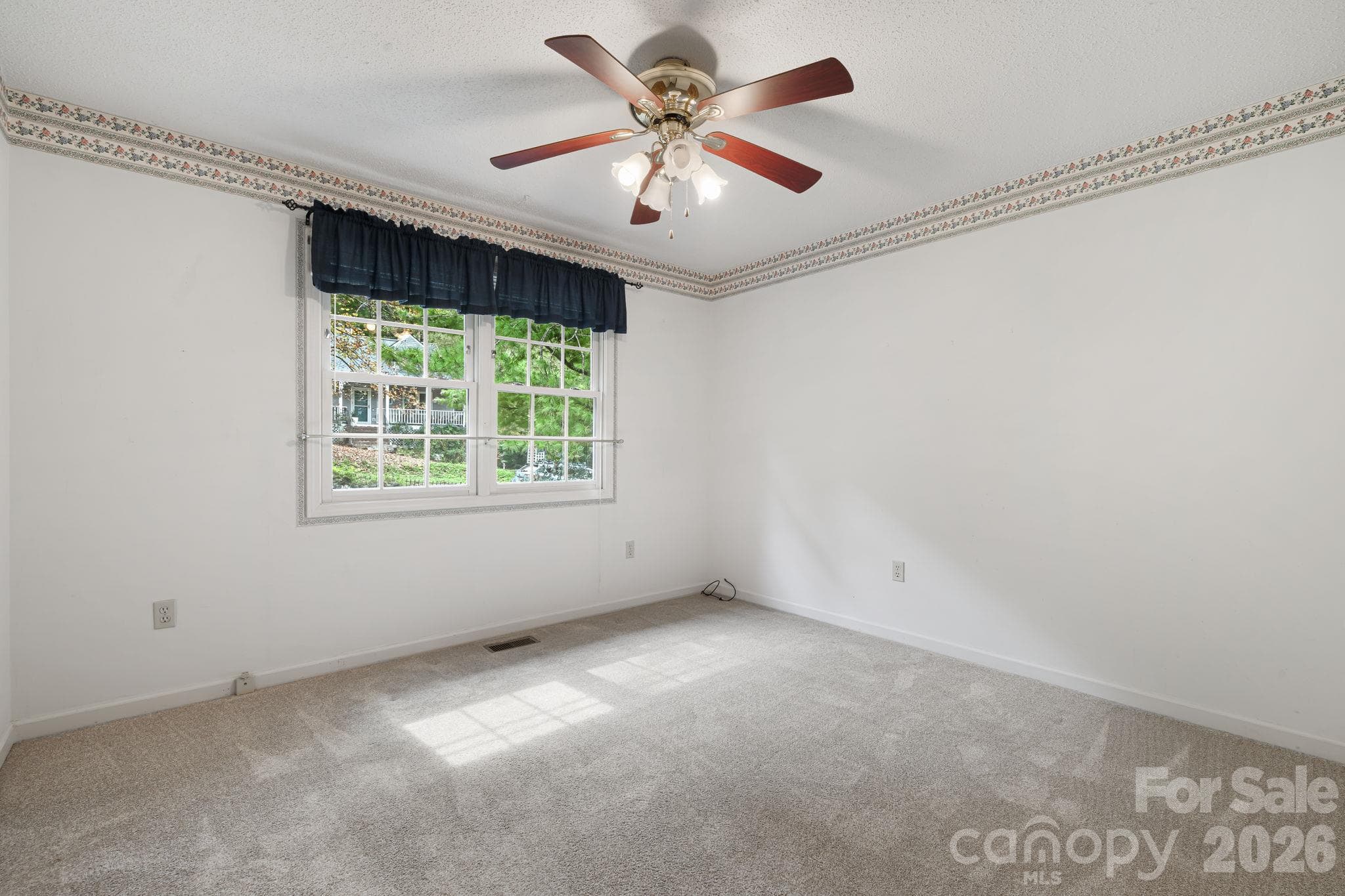Single Family Residence at 103 Tarragon Place, Flat Rock, photo 20 of 47