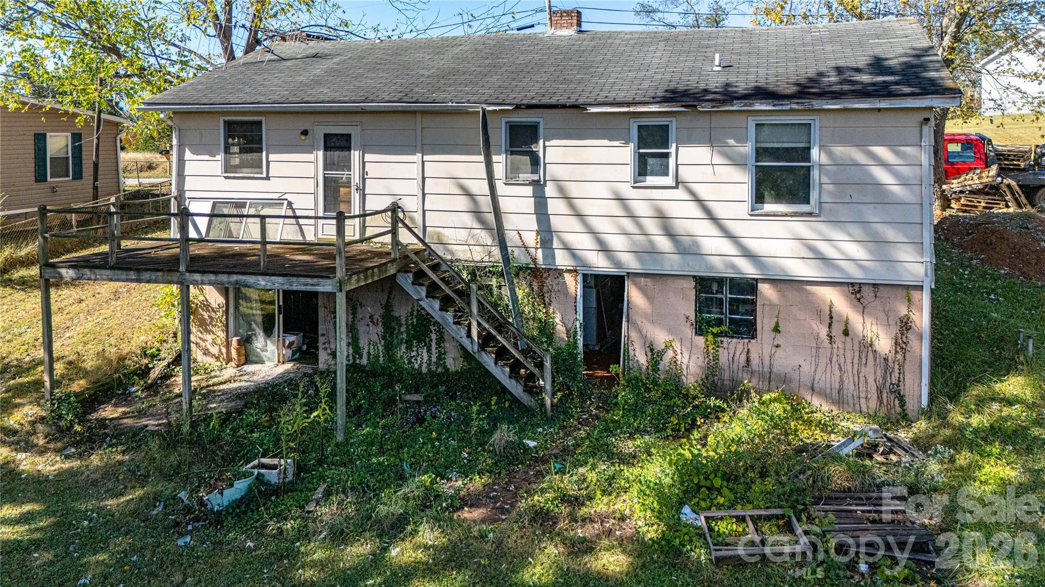 Single Family Residence at 139 Brickyard Road, Asheville, photo 2 of 10