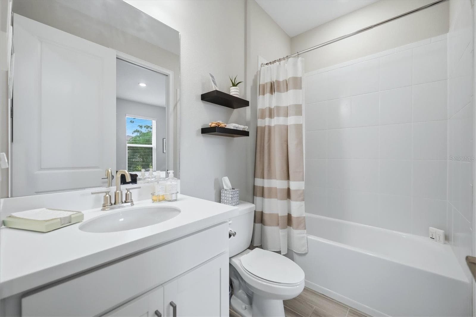 Villa at 6206 PLATEAU CT, BRADENTON, photo 18 of 57