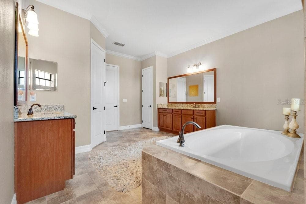 Single Family Residence at 32809 BERWICK GLEN CT, SORRENTO, photo 22 of 40
