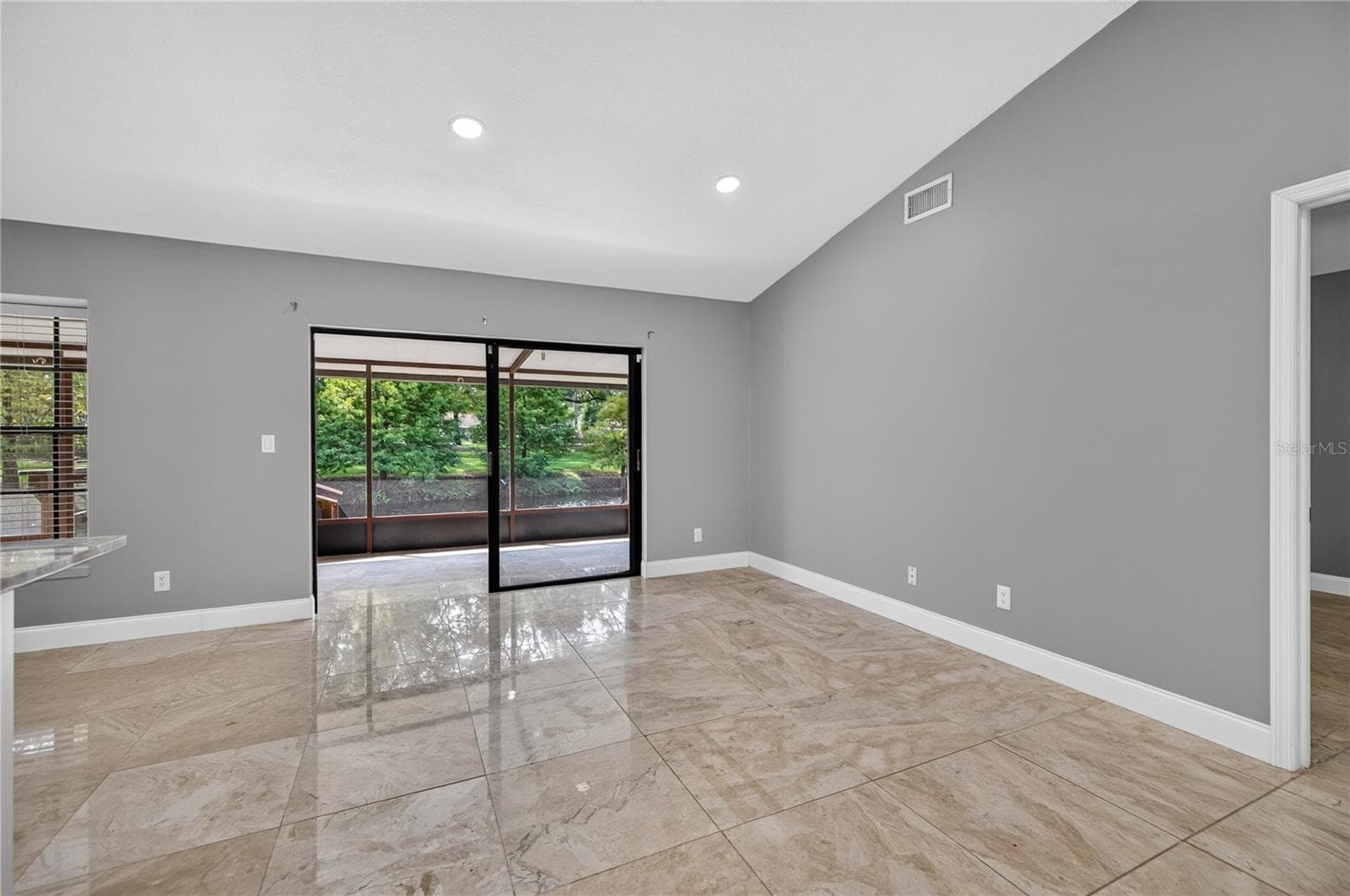 Townhouse at 4004 SHORESIDE CIR, TAMPA, photo 5 of 30