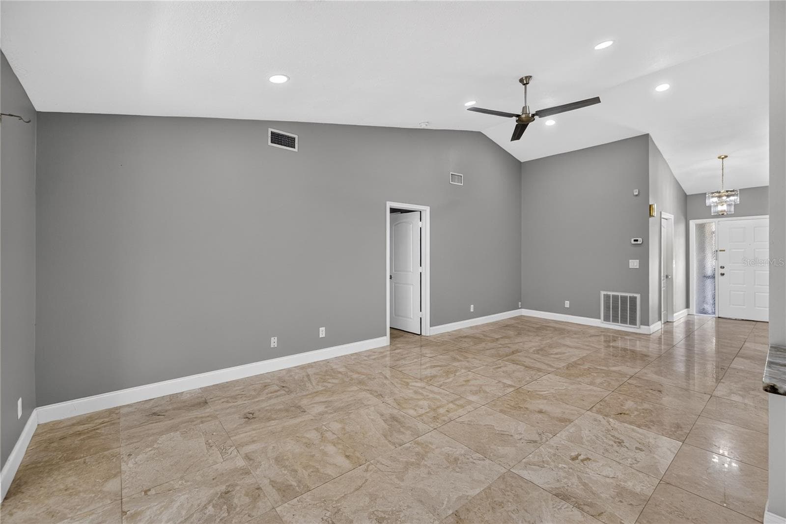 Townhouse at 4004 SHORESIDE CIR, TAMPA, photo 6 of 30