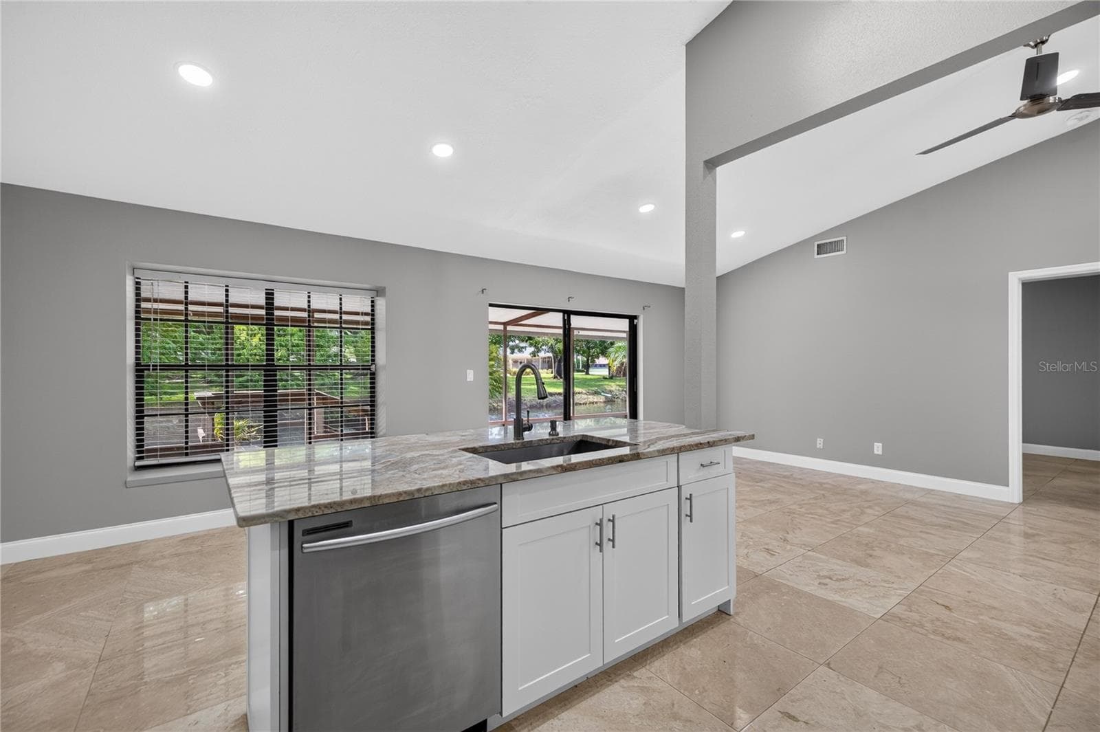 Townhouse at 4004 SHORESIDE CIR, TAMPA, photo 10 of 30