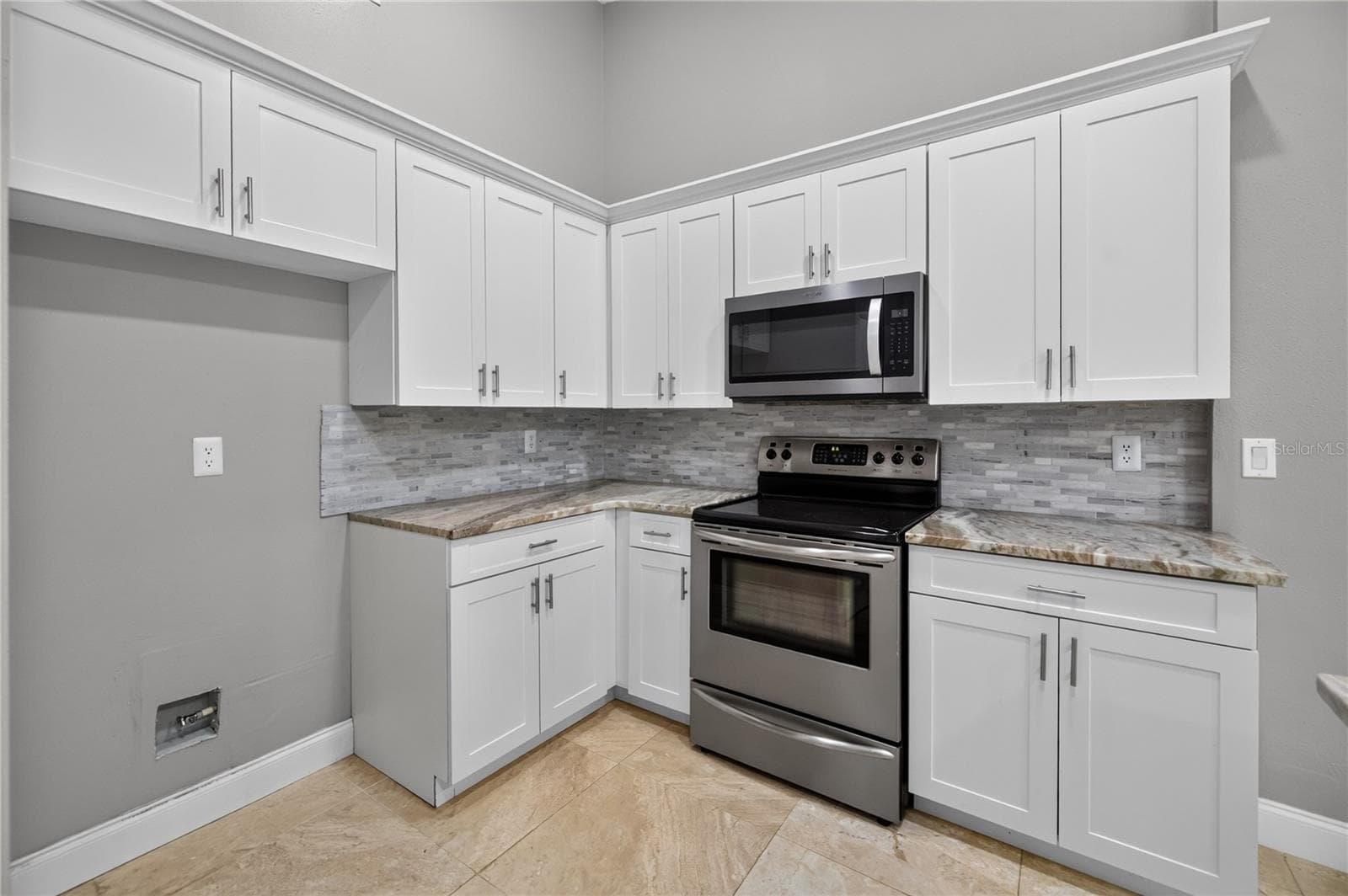 Townhouse at 4004 SHORESIDE CIR, TAMPA, photo 11 of 30