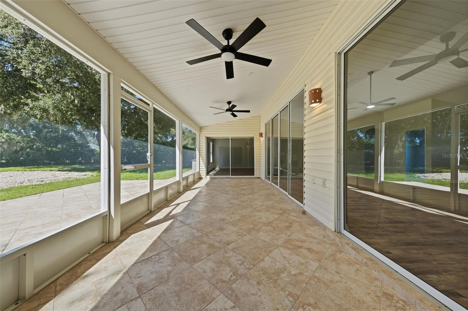 Oversized screened in Lanai - 24809 RIVERBOAT BND, LEESBURG