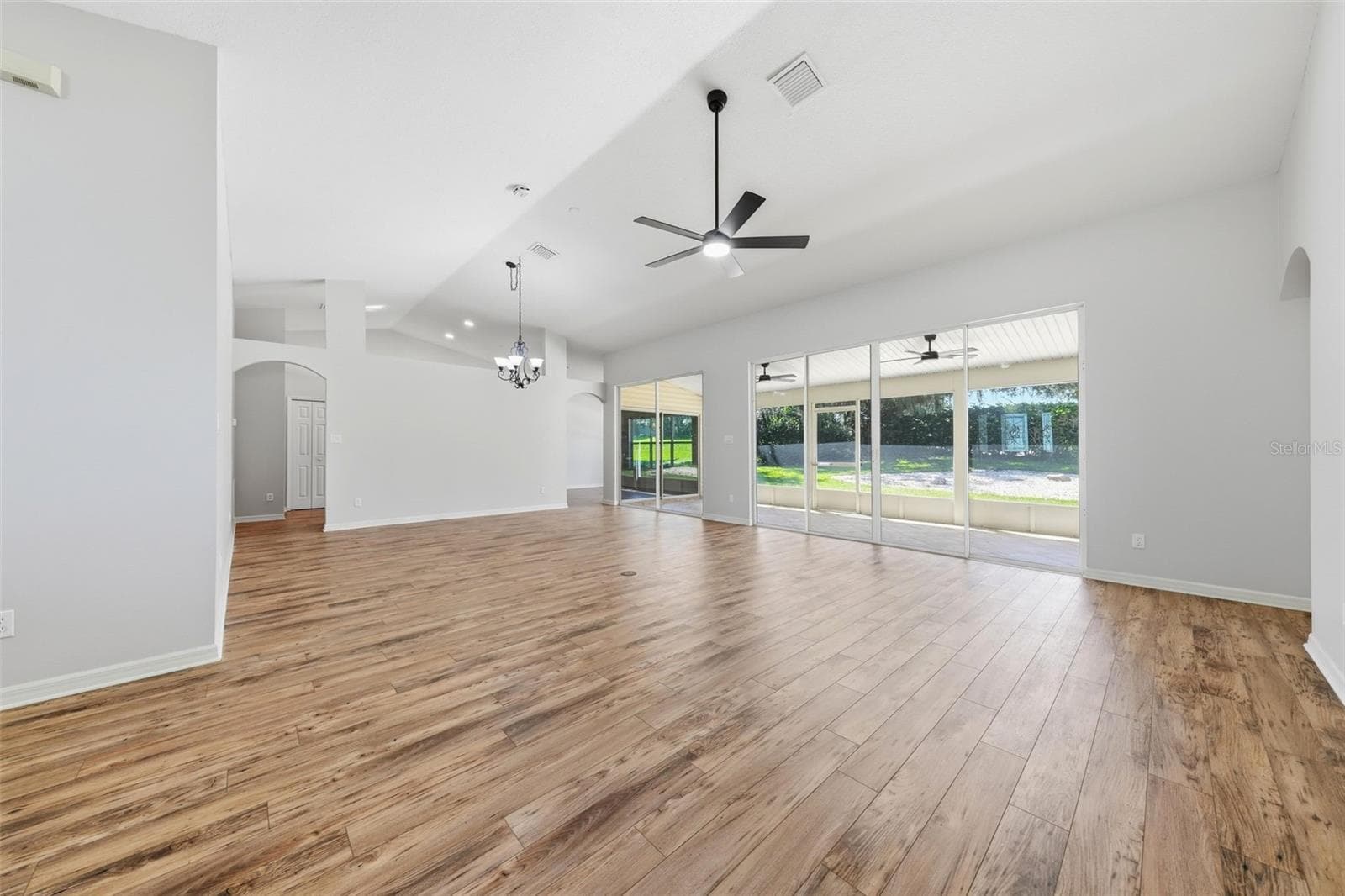 Tall ceilings with new Fans, Very light and bright! - 24809 RIVERBOAT BND, LEESBURG