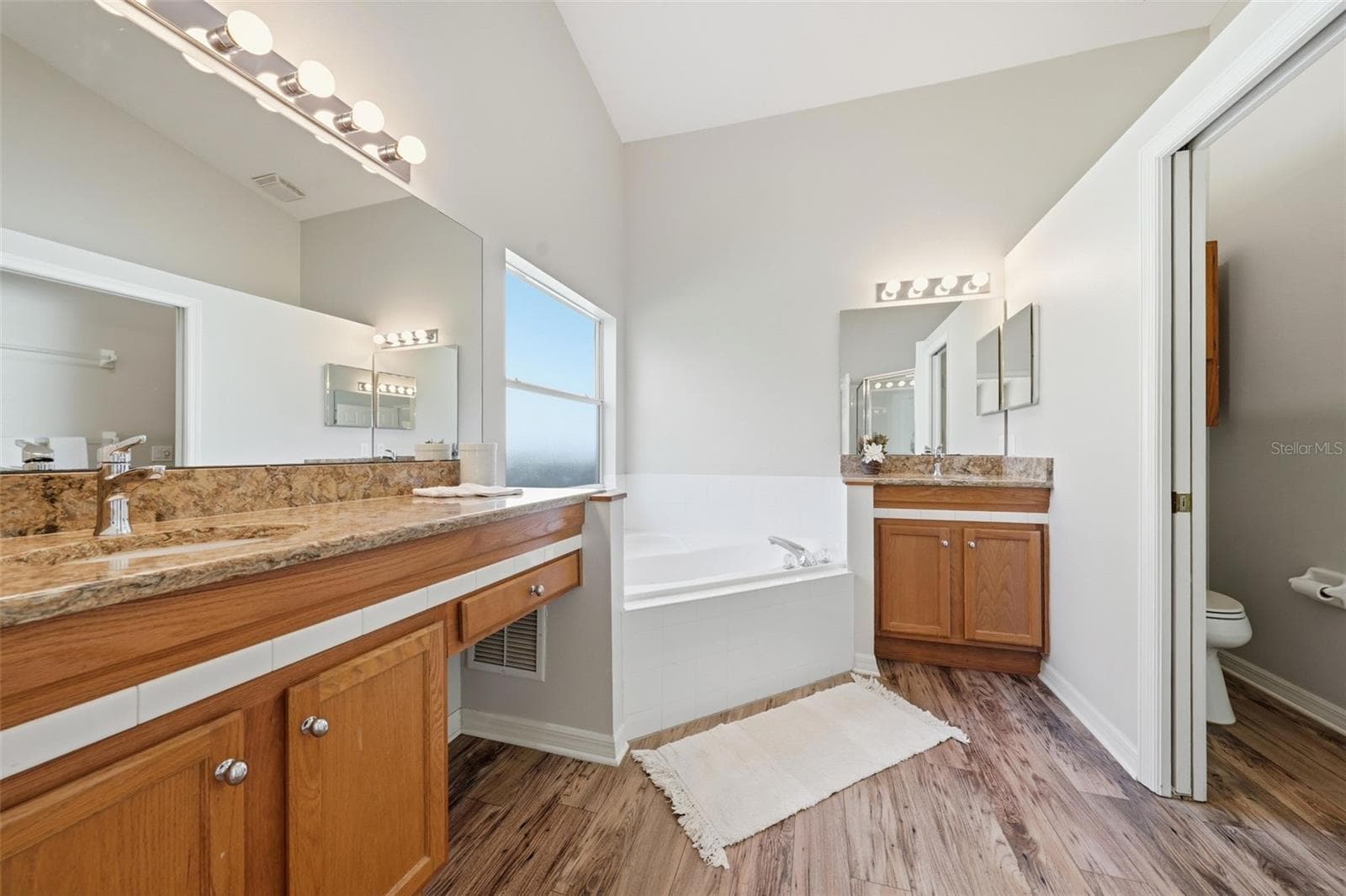 En-Suite Primary bathroom - 24809 RIVERBOAT BND, LEESBURG