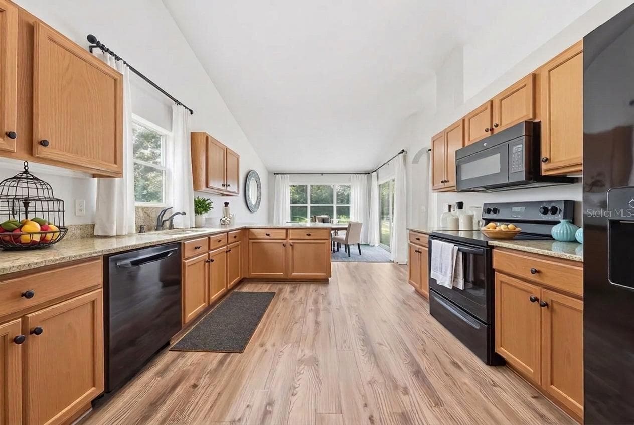 Lots of storage and plenty of space to meal prep - 24809 RIVERBOAT BND, LEESBURG