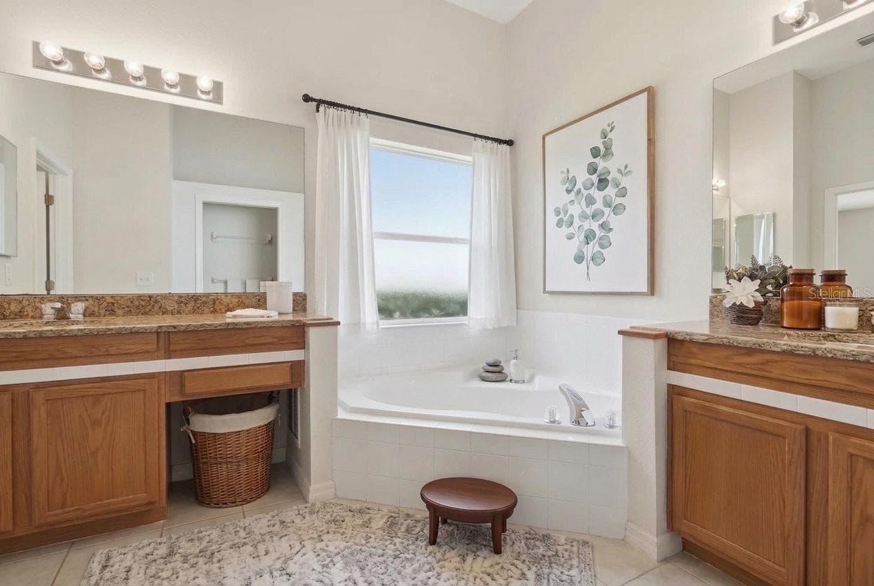 En-Suite Primary bathroom - Staged - 24809 RIVERBOAT BND, LEESBURG