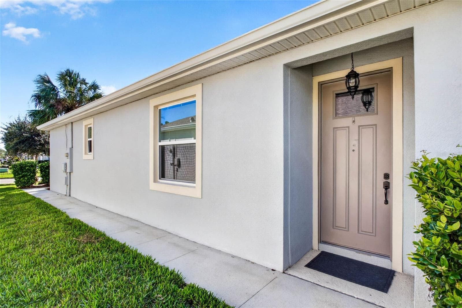 Side entry or enter via the garage. - 32835 WOODTHRUSH WAY, WESLEY CHAPEL